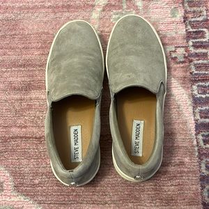 Steve Madden gray shoes